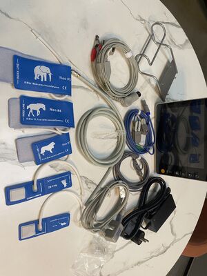 Сертифицированный по ISO многопараметровый пациентский монитор с 8-дюймовым цветовым ЖК-дисплеем и совместимостью с троллейбусом / стенкой